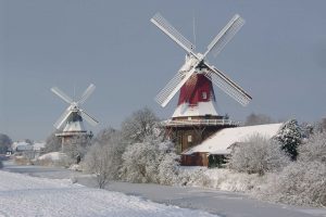 Zwillingsmühlen im Winter